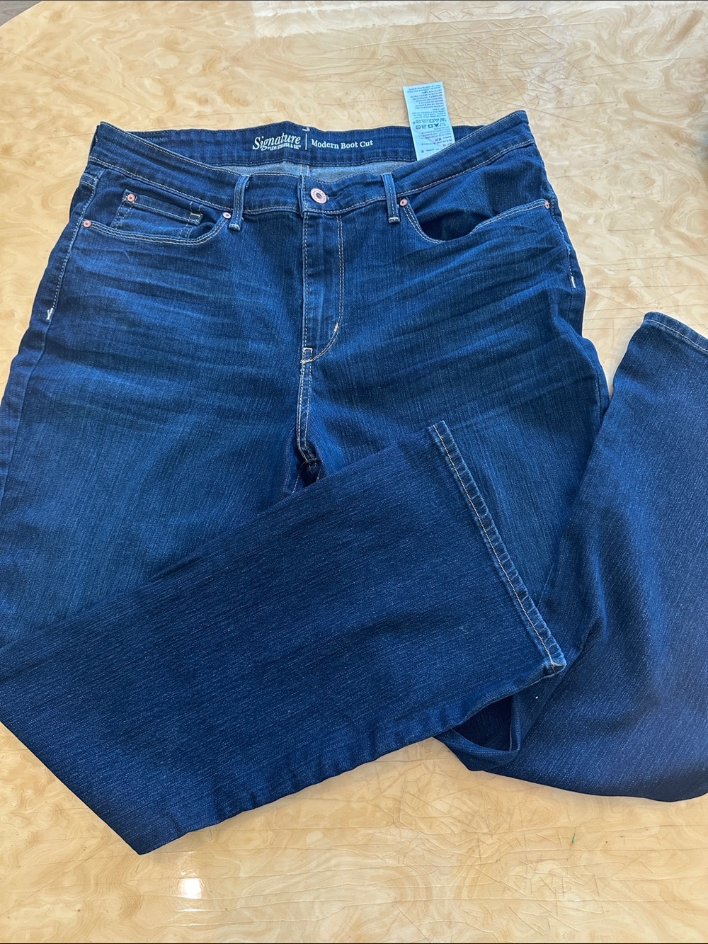 Levi's Men's Blue Straight-Leg Jeans with Contrast Stitching 16 short